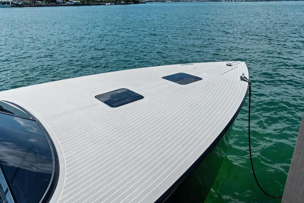 VANDUTCH 2021 VanDutch 40.2 Yacht For Sale in Miami Beach FL