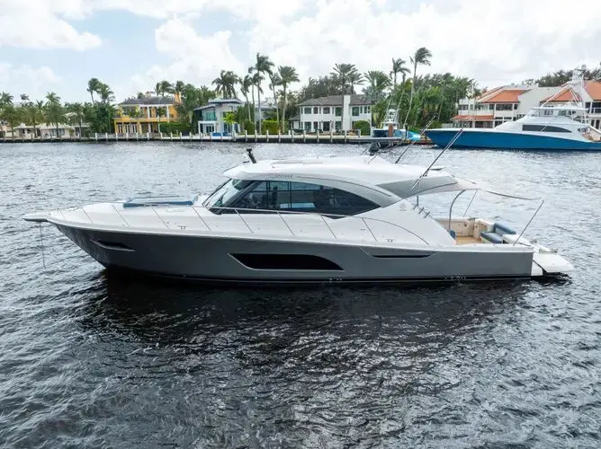 SAPPHIRE 2022 Riviera 575 SUV Yacht For Sale in Nassau SAPPHIRE 2022 Riviera 575 SUV Yacht For Sale in Nassau
