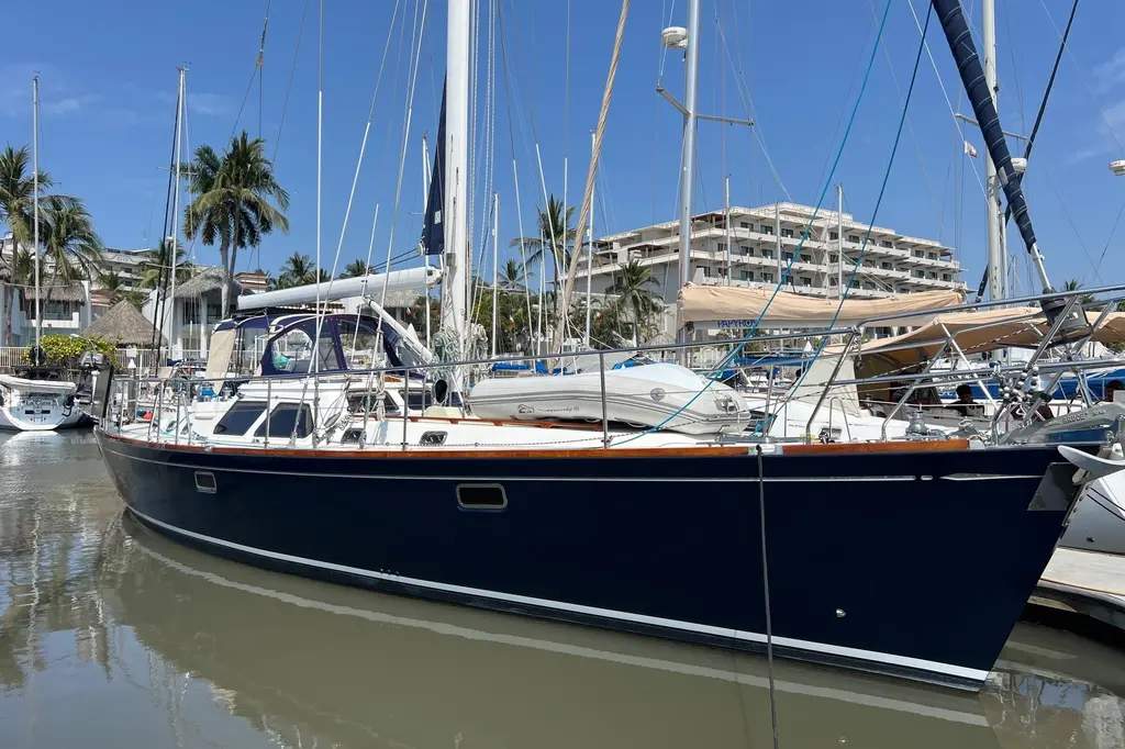 2000 Hylas Raised Salon Yacht For Sale in Puerto Vallarta 2000 Hylas Raised Salon Yacht For Sale in Puerto Vallarta