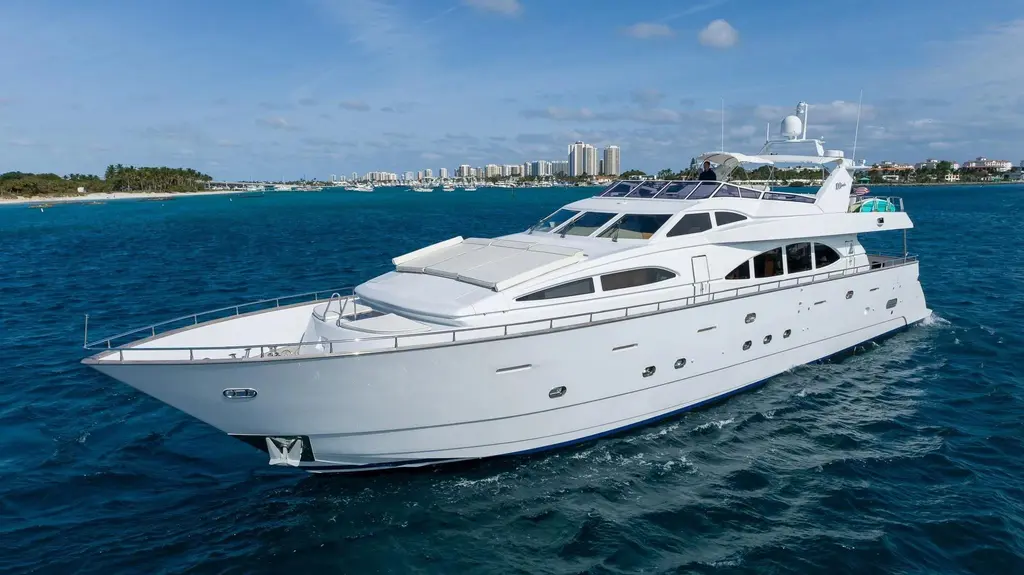 1999 Azimut 100 Jumbo Yacht For Sale in North Palm Beach FL 1999 Azimut 100 Jumbo Yacht For Sale in North Palm Beach FL