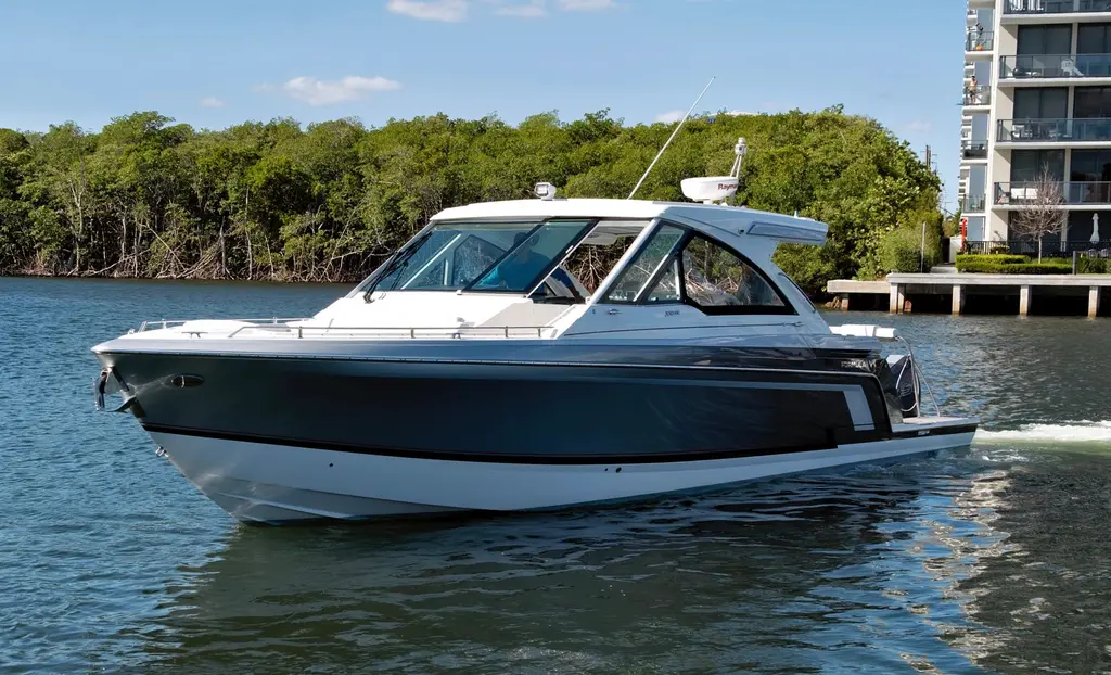 2021 Formula 380 Super Sport Crossover Yacht For Sale in Ocean Ridge FL 2021 Formula 380 Super Sport Crossover Yacht For Sale in Ocean Ridge FL
