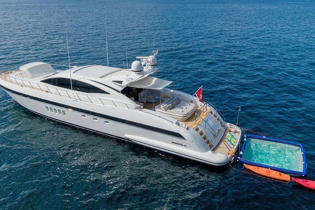 2008 Mangusta 92 Yacht For Sale in Castellammare di Stabia IT-NA 2008 Mangusta 92 Yacht For Sale in Castellammare di Stabia IT-NA