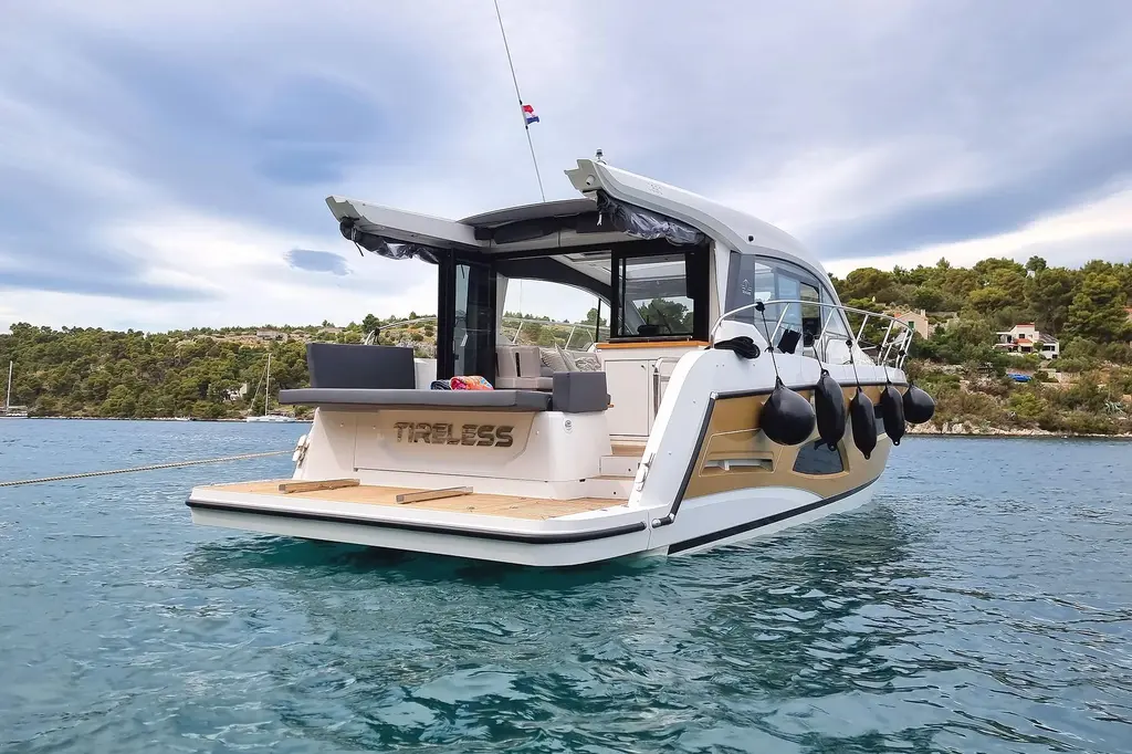 Tireless 2024 Sealine C390 Yacht For Sale in Kaštel Gomilica Tireless 2024 Sealine C390 Yacht For Sale in Kaštel Gomilica