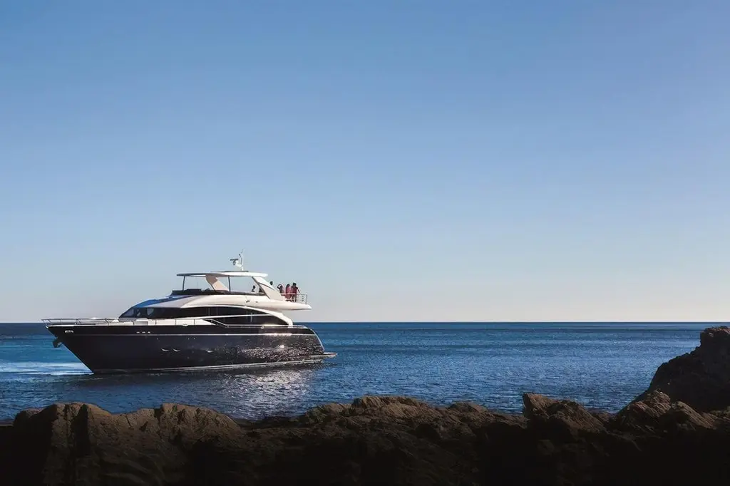 2013 Princess 85 Fly Yacht For Sale in Athens 2013 Princess 85 Fly Yacht For Sale in Athens