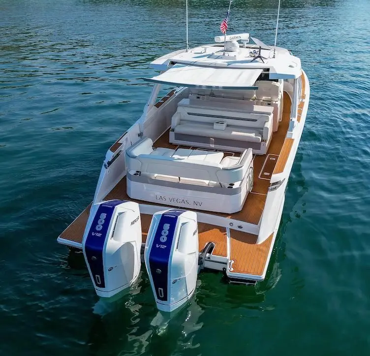 OSO DEL MAR 2022 Tiara Yachts 43 LS Yacht For Sale in Fort Lauderdale FL
