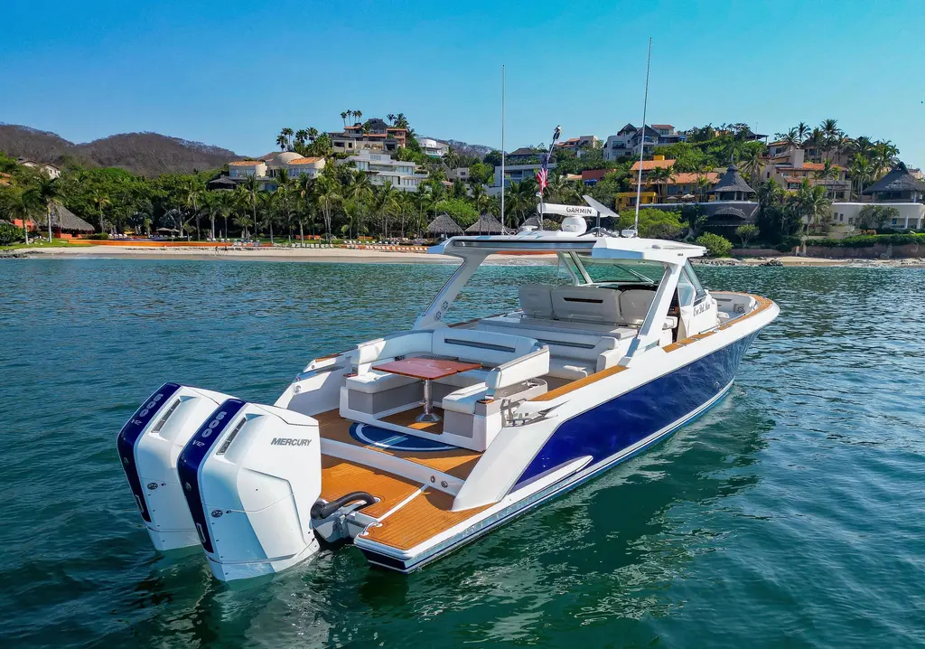 OSO DEL MAR 2022 Tiara Yachts 43 LS Yacht For Sale in Fort Lauderdale FL