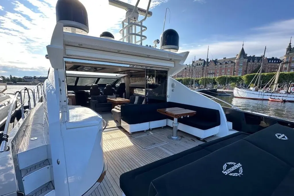  2010 Sunseeker Predator 74 Yacht For Sale in Stockholm 