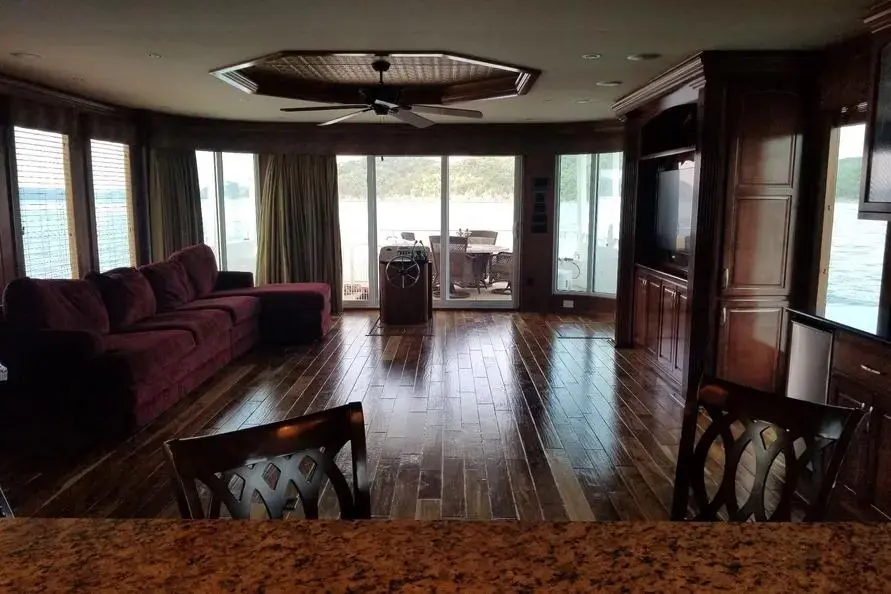 2012 Thoroughbred Houseboat 21x103 Yacht For Sale in Jamestown KY 2012 Thoroughbred Houseboat 21x103 Yacht For Sale in Jamestown KY