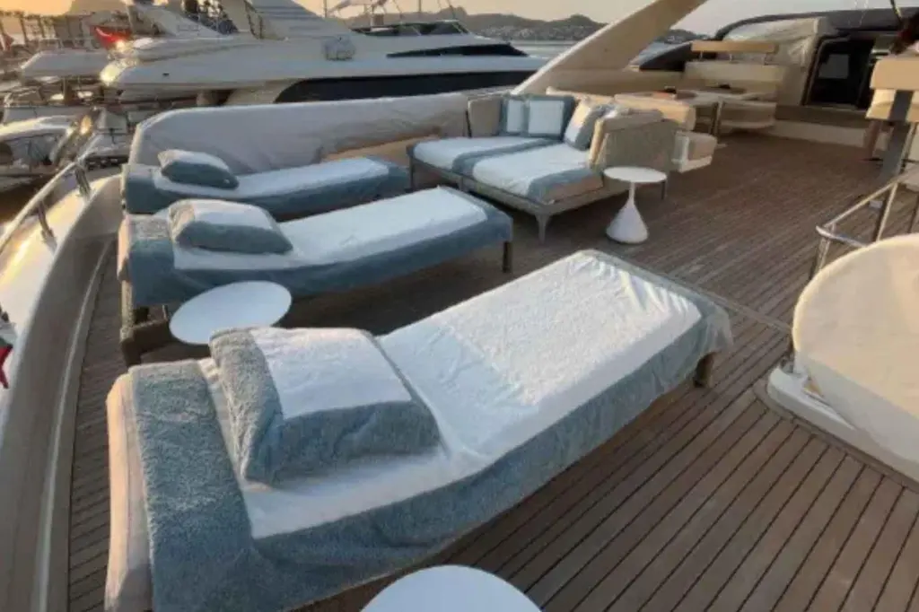 WHITE SWAN 2014 Ferretti Yachts 960 Yacht For Sale in Istanbul WHITE SWAN 2014 Ferretti Yachts 960 Yacht For Sale in Istanbul