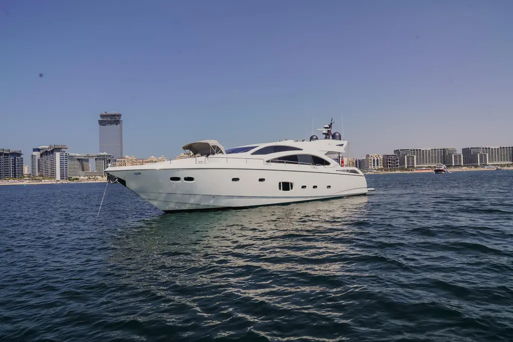  2009 Sunseeker Predator 84 Yacht For Sale in Dubai 
