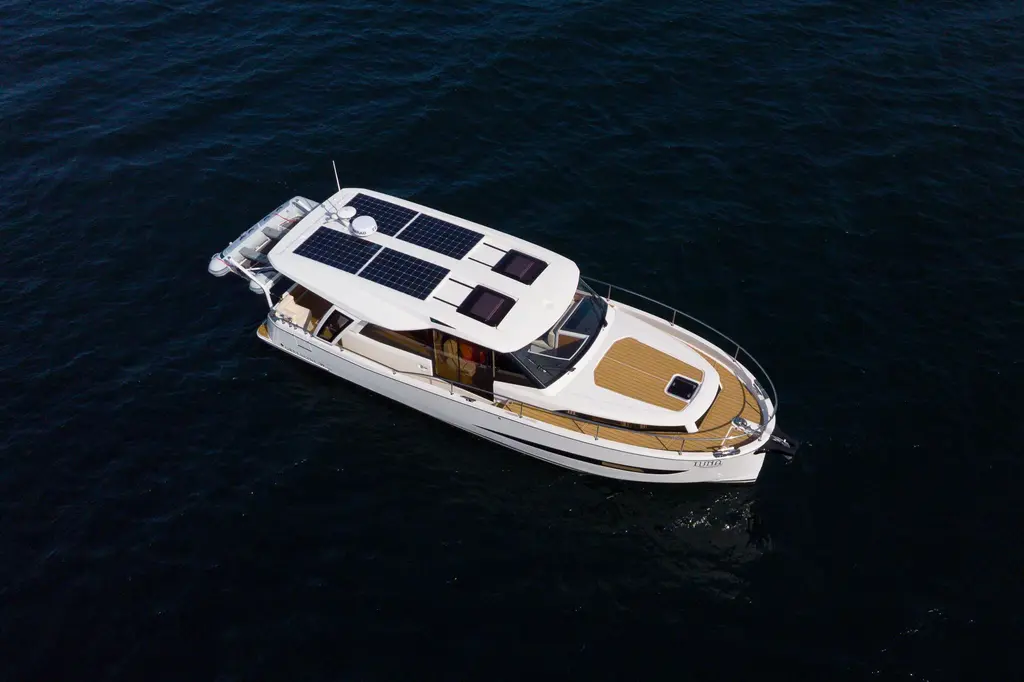 Luna 2024 Greenline 39 Yacht For Sale in Seattle WA Luna 2024 Greenline 39 Yacht For Sale in Seattle WA