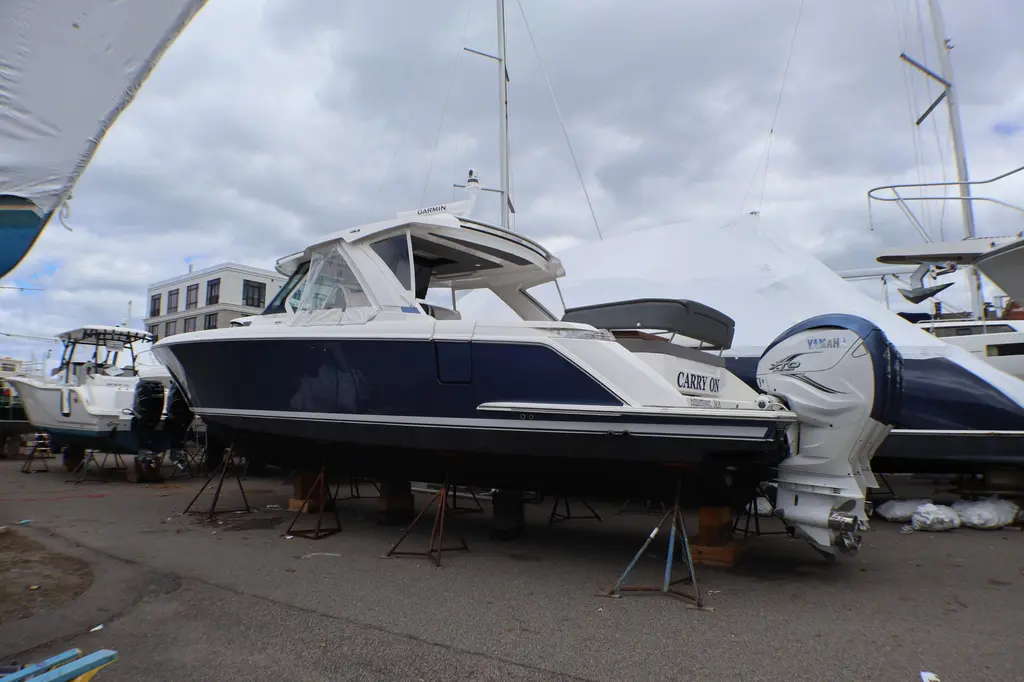 Carry On 2021 Tiara Sport 43 LS Yacht For Sale in Hingham MA Carry On 2021 Tiara Sport 43 LS Yacht For Sale in Hingham MA