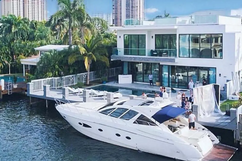 Sol 2010 Azimut Atlantis 54 Yacht For Sale in Fort Lauderdale FL Sol 2010 Azimut Atlantis 54 Yacht For Sale in Fort Lauderdale FL