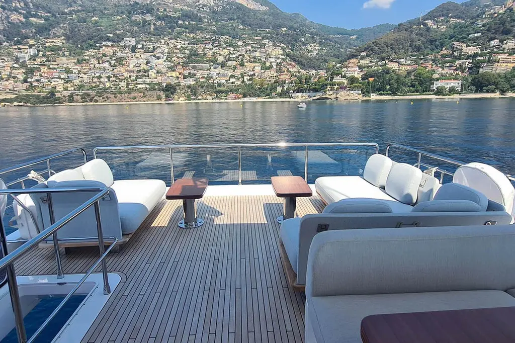 2020 Azimut Fly 72 Yacht For Sale in Cannes 2020 Azimut Fly 72 Yacht For Sale in Cannes