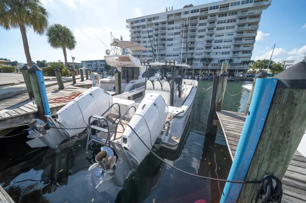 2022 World Cat 400 CC-X Yacht For Sale in Brooklyn NY 2022 World Cat 400 CC-X Yacht For Sale in Brooklyn NY