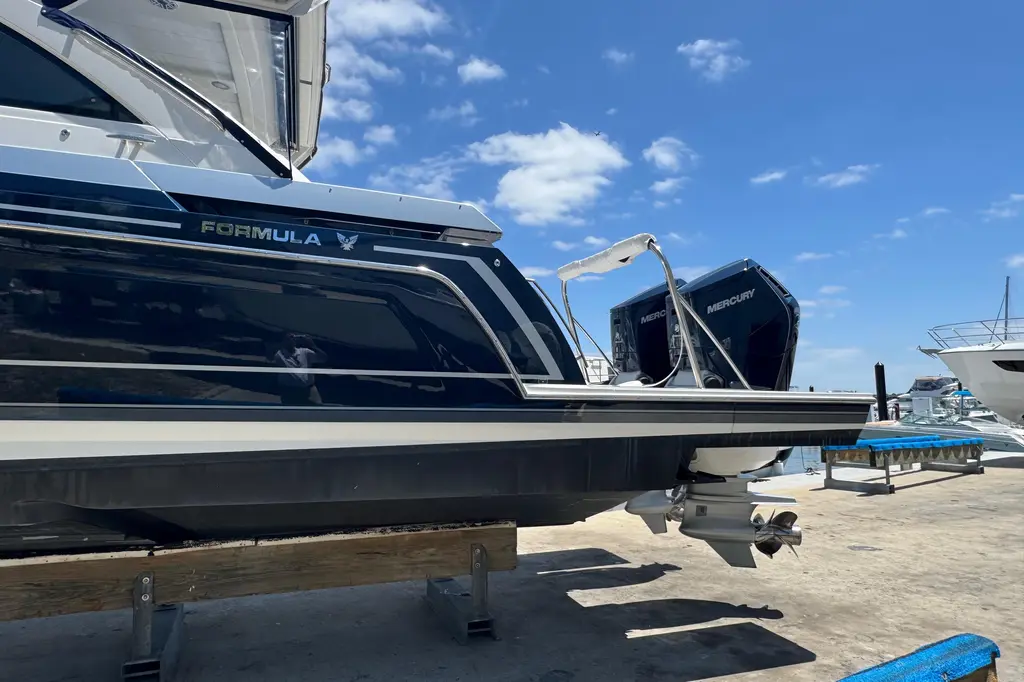  2024 Formula 380 Super Sport Crossover OB Yacht For Sale in Fort Myers Beach FL