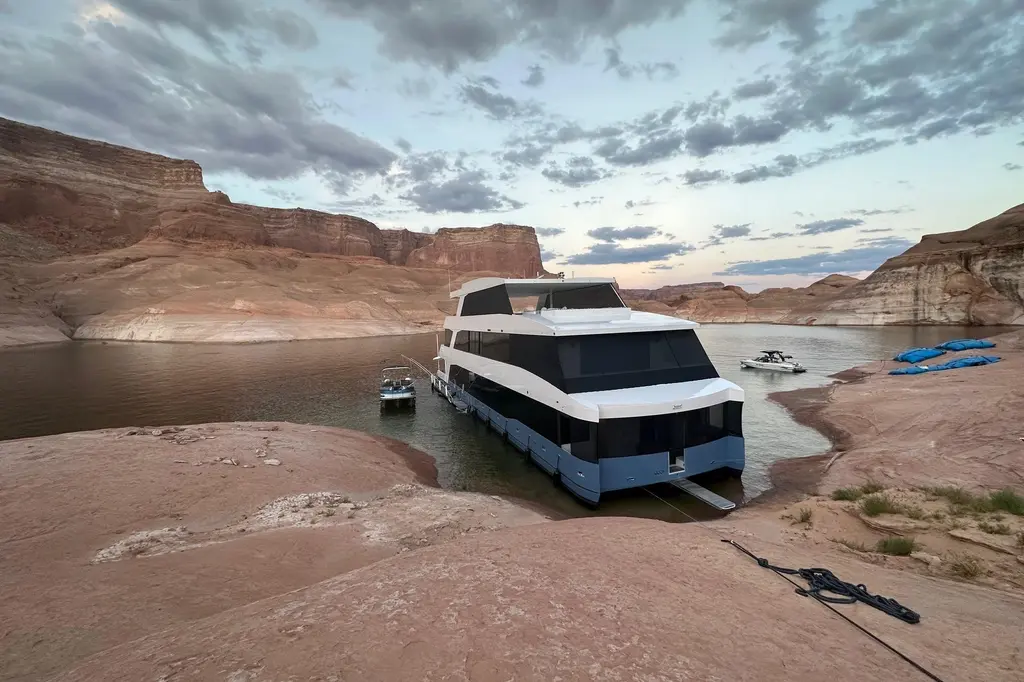 Layin' Low 2022 Layin' Low Yacht For Sale in Page AZ Layin' Low 2022 Layin' Low Yacht For Sale in Page AZ