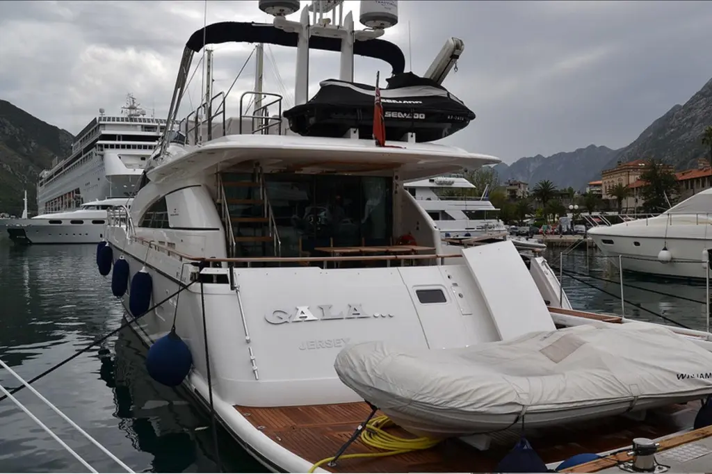 2012 Fairline Squadron 78 Yacht For Sale in Tivat 2012 Fairline Squadron 78 Yacht For Sale in Tivat