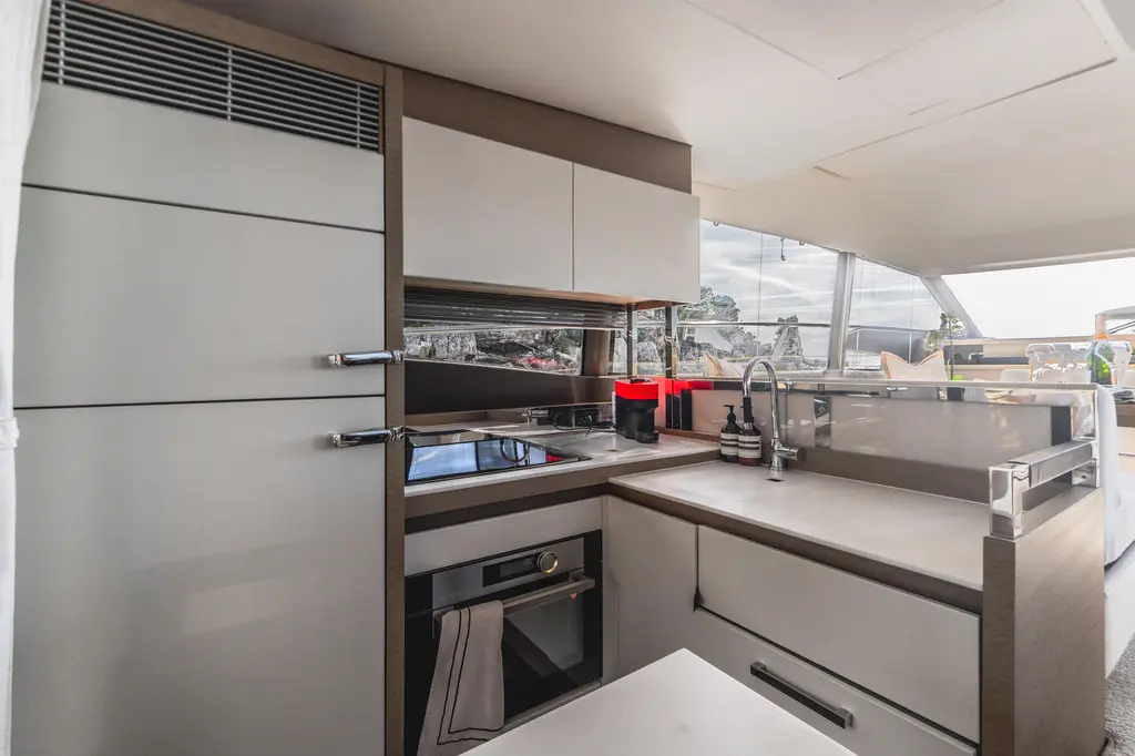 OLETA 2018 Prestige 520 Yacht For Sale in Antibes OLETA 2018 Prestige 520 Yacht For Sale in Antibes