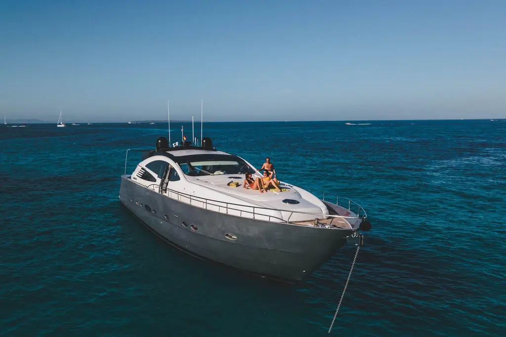2005 Pershing 76 Yacht For Sale in Naples IT-NA 2005 Pershing 76 Yacht For Sale in Naples IT-NA