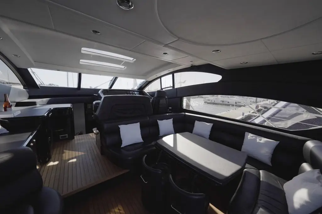 2007 Sunseeker Predator 62 Yacht For Sale in Poole E12 2007 Sunseeker Predator 62 Yacht For Sale in Poole E12