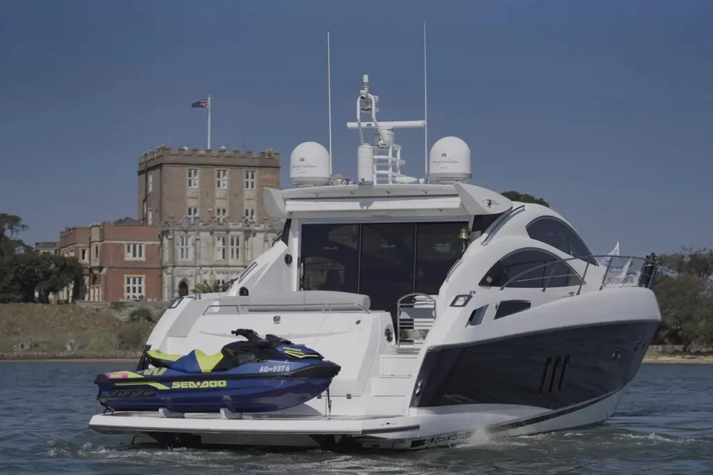2007 Sunseeker Predator 62 Yacht For Sale in Poole E12 2007 Sunseeker Predator 62 Yacht For Sale in Poole E12