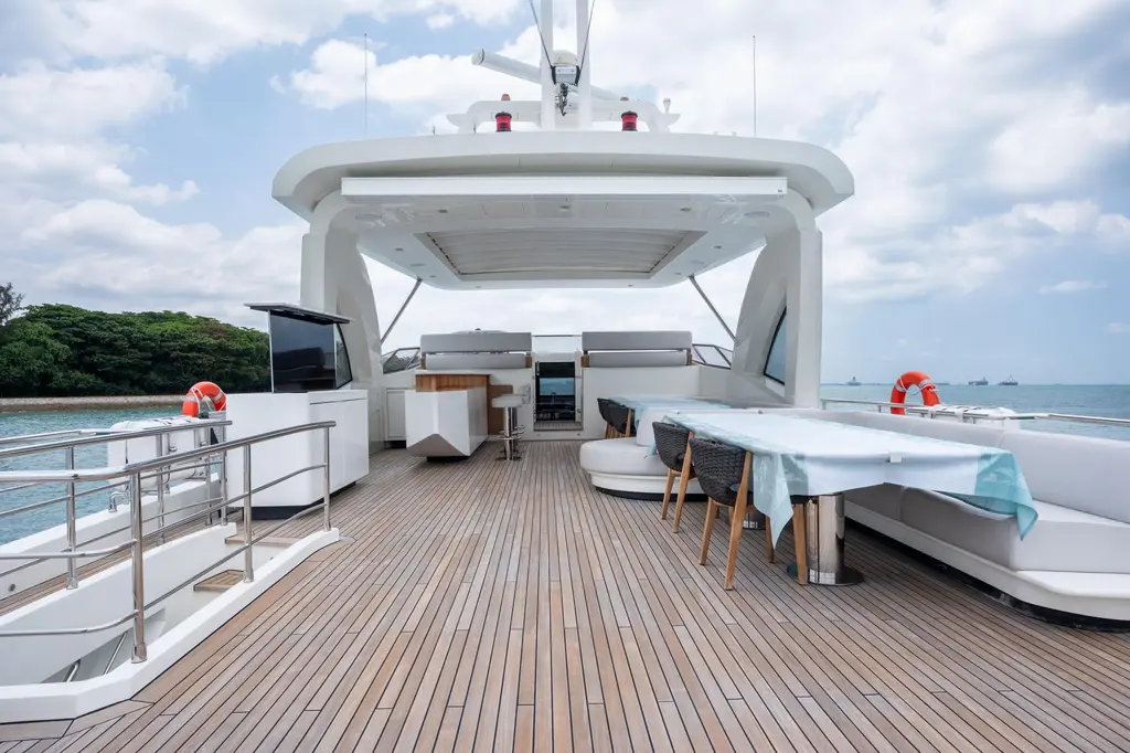 2021 Azimut Grande 32M Yacht For Sale in Singapore 2021 Azimut Grande 32M Yacht For Sale in Singapore