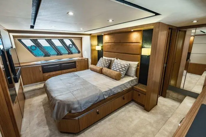 Thinks Its His 2016 Sea Ray L650 Fly Yacht For Sale in North Miami Beach FL Thinks Its His 2016 Sea Ray L650 Fly Yacht For Sale in North Miami Beach FL