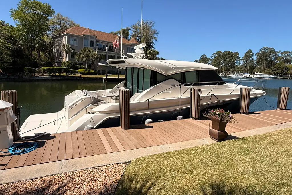 Tres Cher 2020 Tiara Yachts C44 Coupe Yacht For Sale in Hilton Head Island SC Tres Cher 2020 Tiara Yachts C44 Coupe Yacht For Sale in Hilton Head Island SC