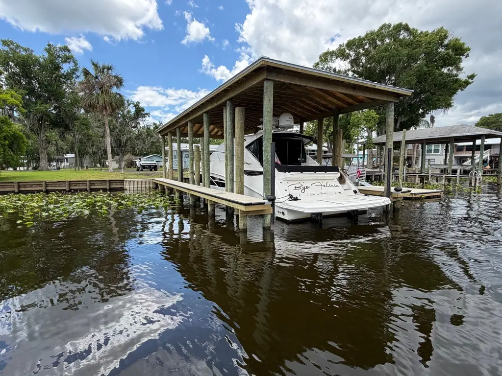 2016 Sea Ray Sundancer 510 Yacht For Sale in Jacksonville Beach FL 2016 Sea Ray Sundancer 510 Yacht For Sale in Jacksonville Beach FL