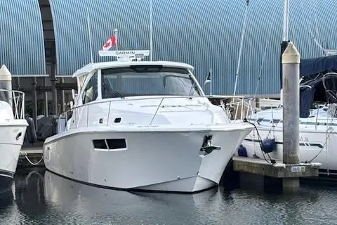 Coby 2021 Pursuit OS 355 Offshore Yacht For Sale in West Vancouver BC Coby 2021 Pursuit OS 355 Offshore Yacht For Sale in West Vancouver BC