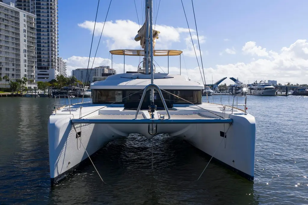 Rhapsody 2021 Lagoon 52 F Yacht For Sale in West Grand Bahama Rhapsody 2021 Lagoon 52 F Yacht For Sale in West Grand Bahama