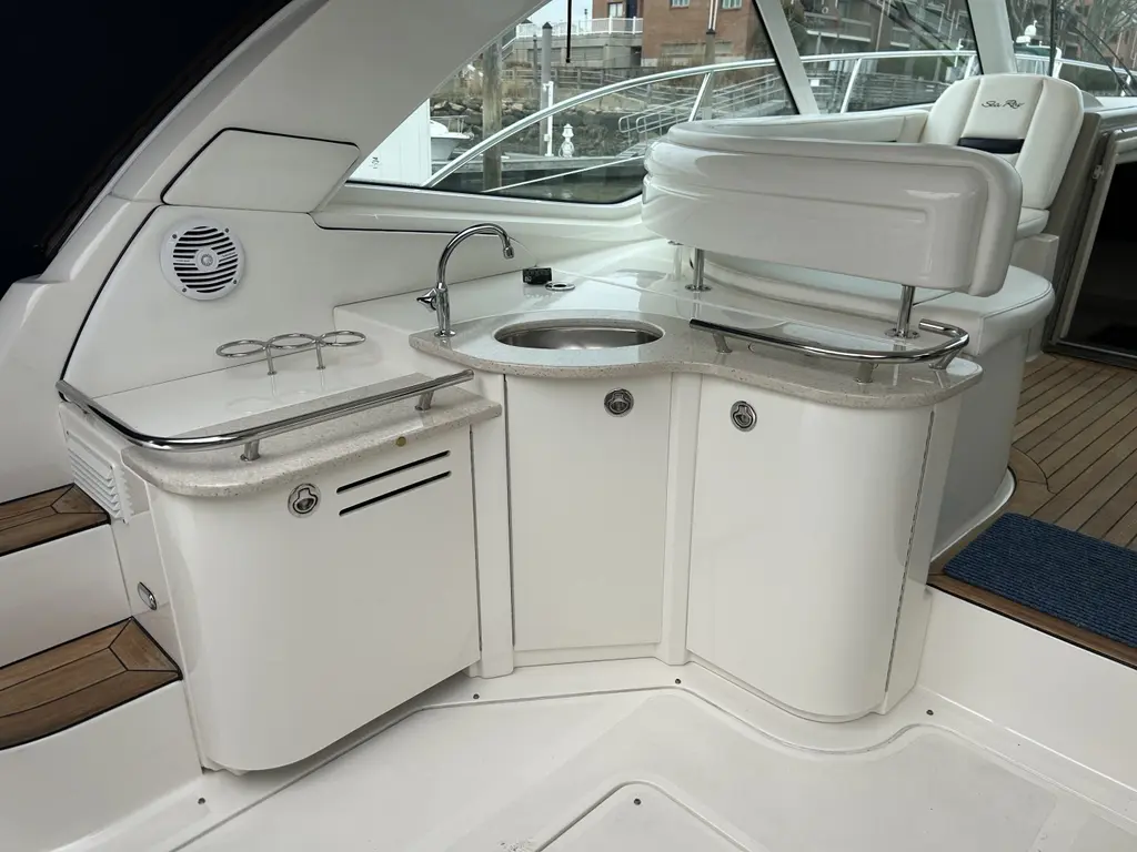 2008 Sea Ray 480 Sundancer Yacht For Sale in Greenwich CT 2008 Sea Ray 480 Sundancer Yacht For Sale in Greenwich CT