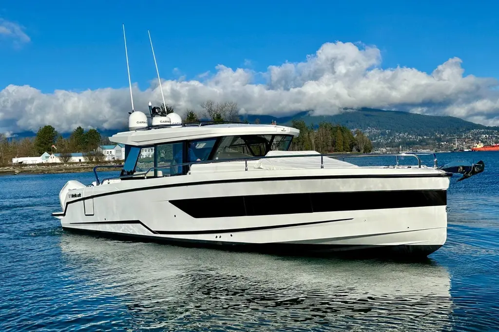 2025 Wellcraft 38 Explorer Yacht For Sale in Vancouver BC 2025 Wellcraft 38 Explorer Yacht For Sale in Vancouver BC
