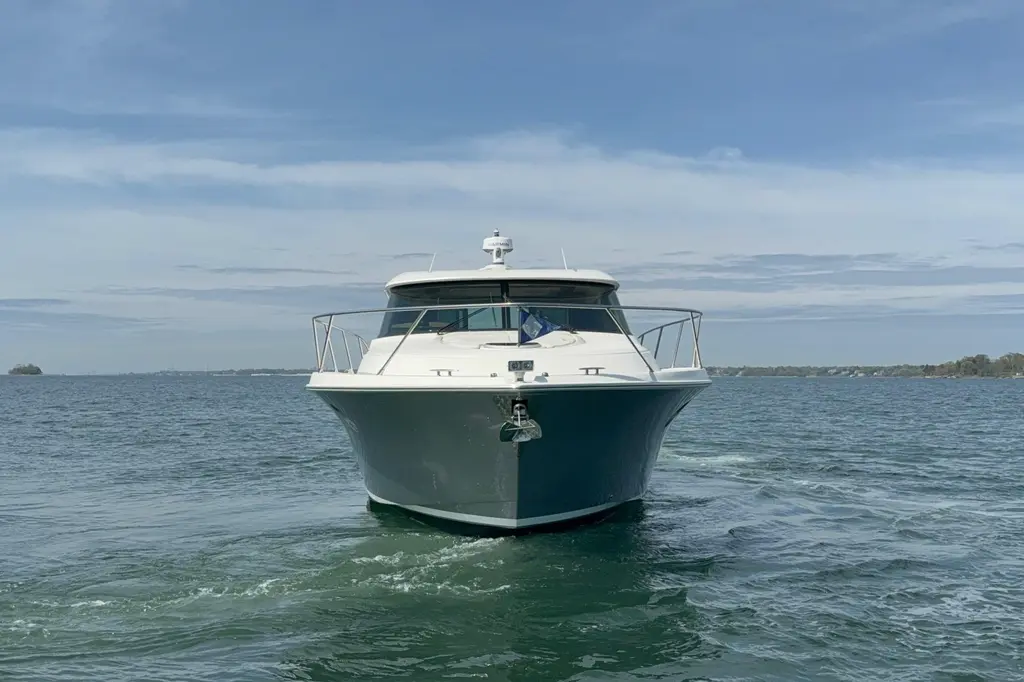 2016 Tiara Yachts C44 Coupe Yacht For Sale in Greenwich CT 2016 Tiara Yachts C44 Coupe Yacht For Sale in Greenwich CT