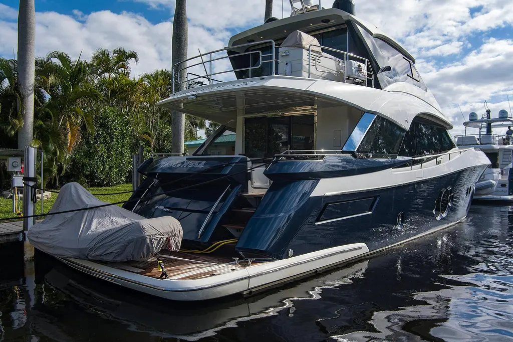 Knot @ Work 2021 Monte Carlo Yachts MCY 76 Skylounge Yacht For Sale in Chesapeake VA