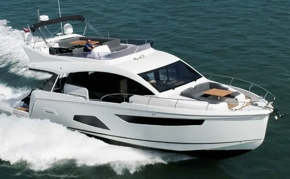 2017 Sealine F530 Yacht For Sale in Southampton E19 2017 Sealine F530 Yacht For Sale in Southampton E19