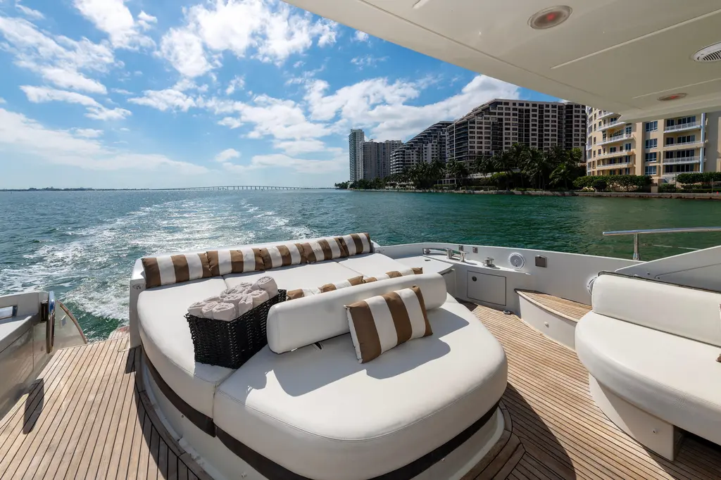Warren Kelly 2010 Azimut 62S Yacht For Sale in Miami Beach FL Warren Kelly 2010 Azimut 62S Yacht For Sale in Miami Beach FL
