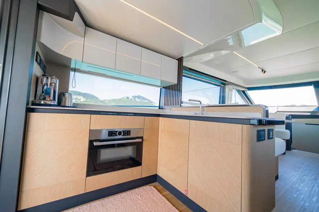 2022 Absolute Yachts 56 Fly Yacht For Sale in Hong Kong 2022 Absolute Yachts 56 Fly Yacht For Sale in Hong Kong