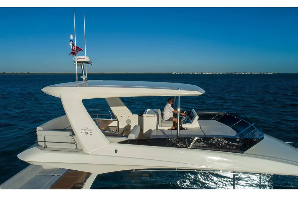 SEACHANGE 2021 Prestige 590 Yacht For Sale in Saint-Raphaël 83 SEACHANGE 2021 Prestige 590 Yacht For Sale in Saint-Raphaël 83
