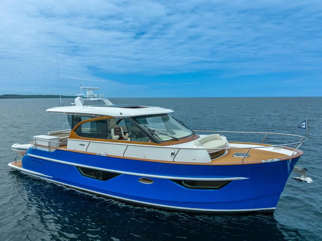 BLUE 2019 Burger 48 CUSTOM Yacht For Sale in MILWAUKEE WI BLUE 2019 Burger 48 CUSTOM Yacht For Sale in MILWAUKEE WI