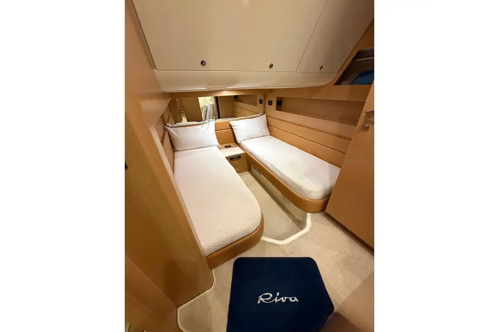 2005 Riva 52' Rivale Yacht For Sale in Fiumicino IT-RM 2005 Riva 52' Rivale Yacht For Sale in Fiumicino IT-RM