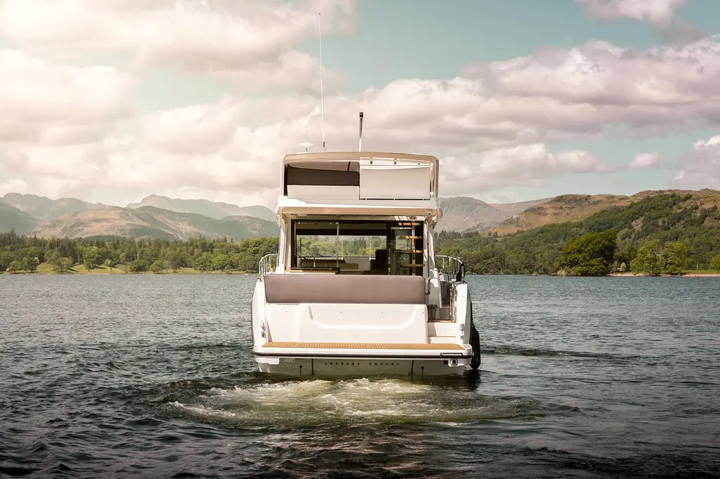 2023 Sealine F430 Yacht For Sale in Windermere E09 2023 Sealine F430 Yacht For Sale in Windermere E09