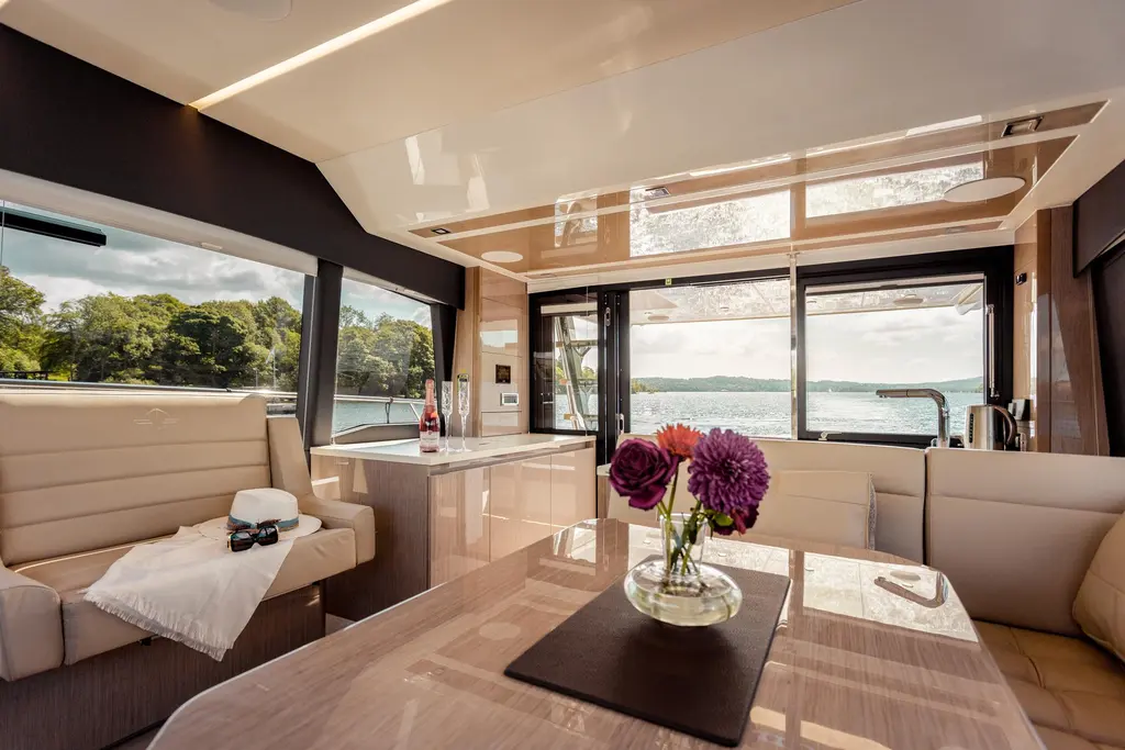 2023 Sealine F430 Yacht For Sale in Windermere E09 2023 Sealine F430 Yacht For Sale in Windermere E09