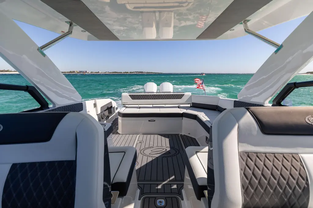 2024 Cobalt R35 Outboard Yacht For Sale in Buford GA 2024 Cobalt R35 Outboard Yacht For Sale in Buford GA