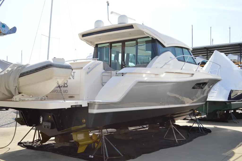 Golden Daze 2017 Tiara Yachts C44 Coupe Yacht For Sale in Annapolis MD Golden Daze 2017 Tiara Yachts C44 Coupe Yacht For Sale in Annapolis MD
