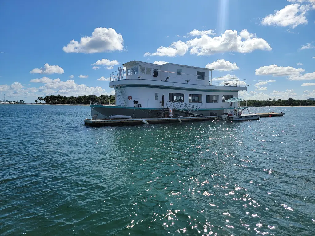2003 Custom Floating Marina Yacht For Sale in Riviera Beach FL 2003 Custom Floating Marina Yacht For Sale in Riviera Beach FL