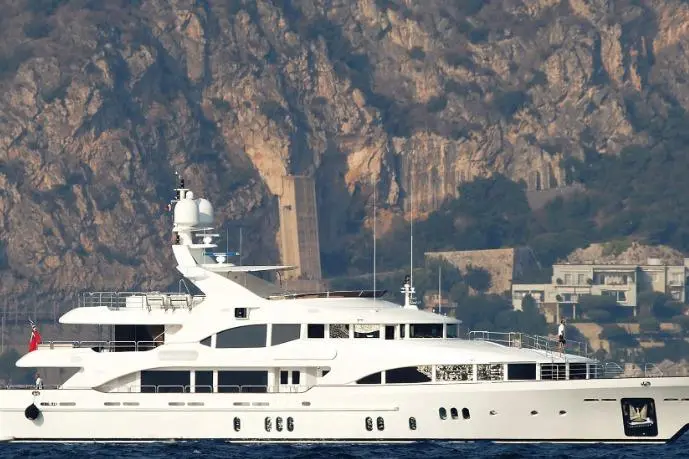  2004 Benetti Vision 145 Yacht For Sale in Monaco 