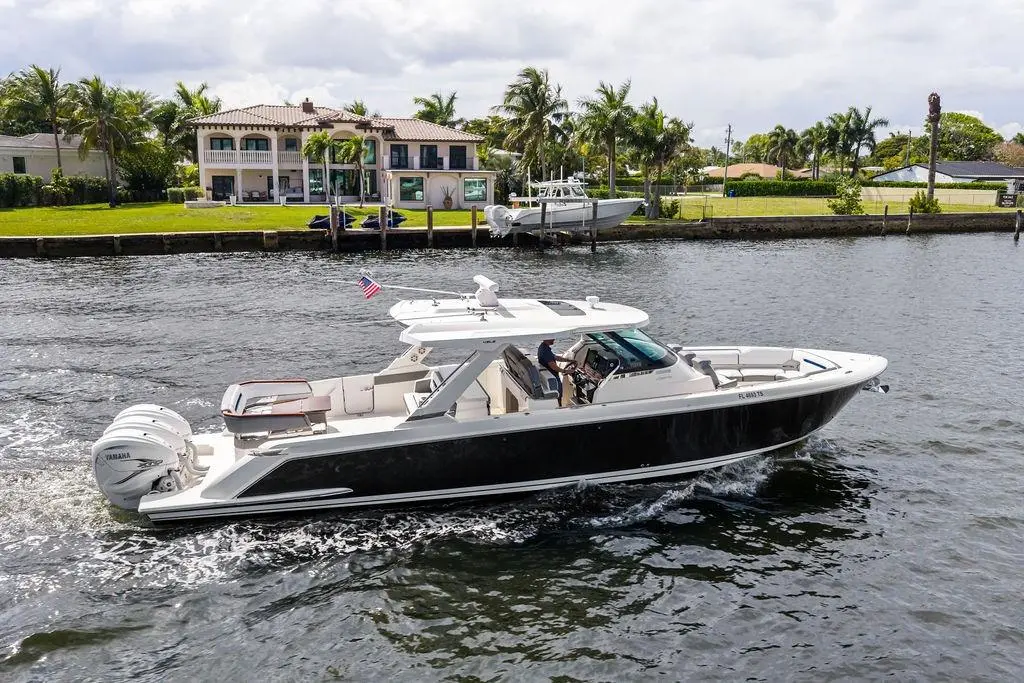 3D VISION 2021 Tiara Yachts 43 LS Yacht For Sale in Fort Lauderdale FL 3D VISION 2021 Tiara Yachts 43 LS Yacht For Sale in Fort Lauderdale FL