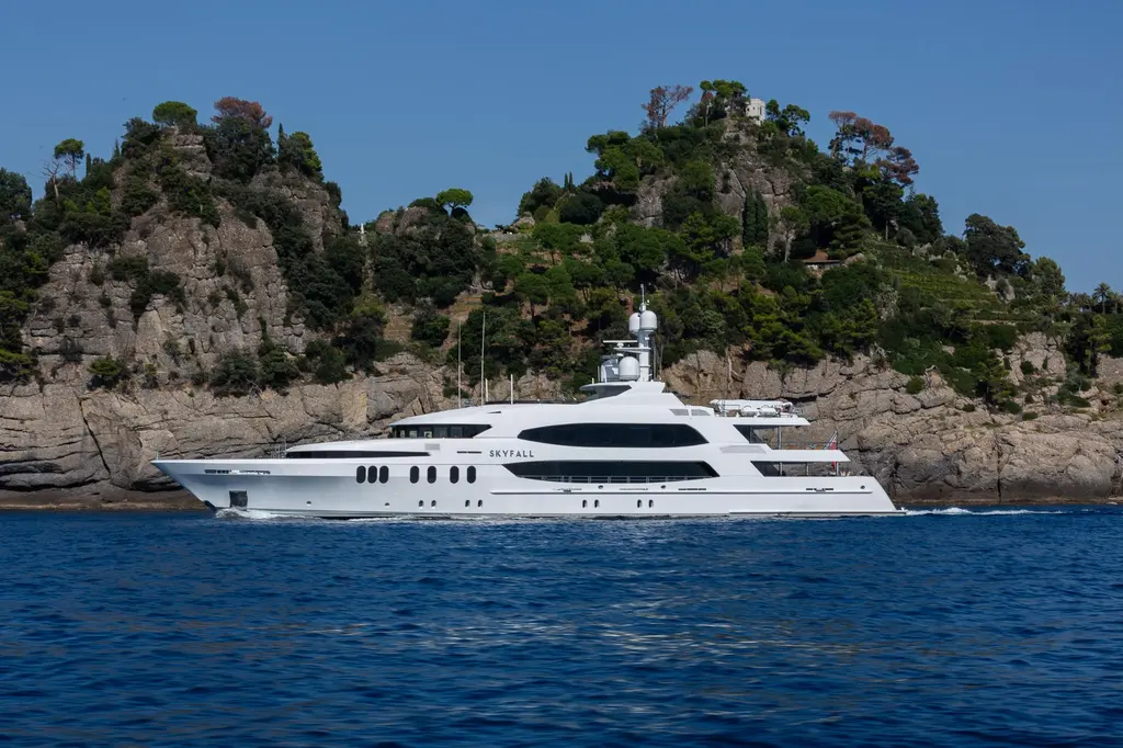 SKYFALL 2010 Trinity Yachts Motor Yacht Yacht For Sale in West Palm Beach FL SKYFALL 2010 Trinity Yachts Motor Yacht Yacht For Sale in West Palm Beach FL